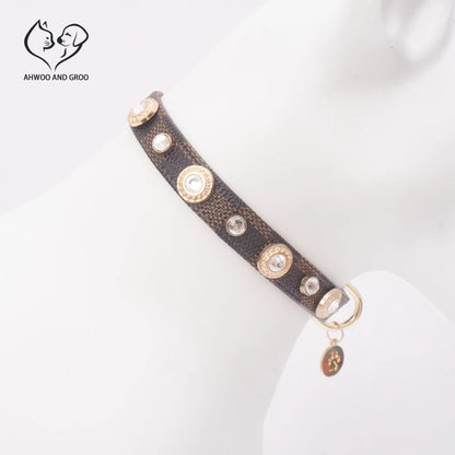 Adjustable PU Leather Pet Necklace with Lucky Clover Charm - Pawsitive Cuddles